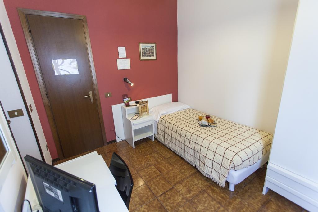 Hotel Ristorante San Carlo Salsomaggiore Terme Room photo